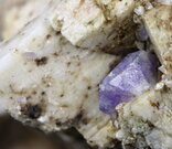 Fluorapatit - Přibyslavice, velikost krystalu: 10 mm. © Foto T. Kadlec