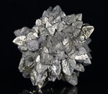 Pyrit - Brník, rozměry vzorku: 5 x 5 cm. © Foto T. Kadlec