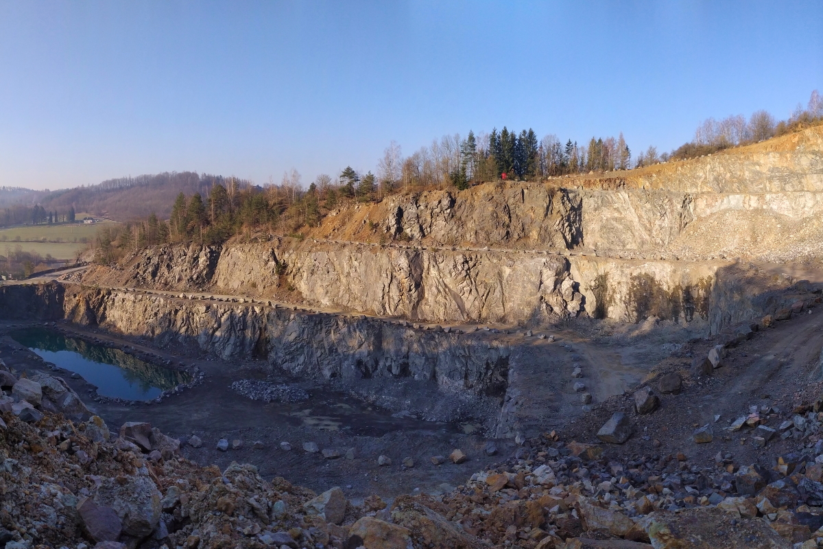 Nové mineralogické nálezy v&nbsp;kamenolomu Stříbrná Skalice II.