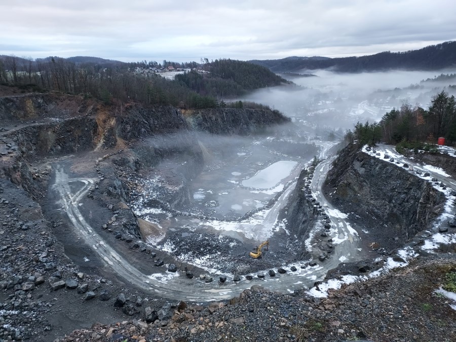 Nové mineralogické nálezy v&nbsp;kamenolomu Stříbrná Skalice III.