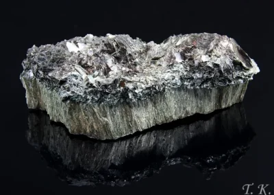 Antofylit, flogopit - Utín 2014, rozměry vzorku: 7,5x3,5x2 cm. © Foto T. Kadlec