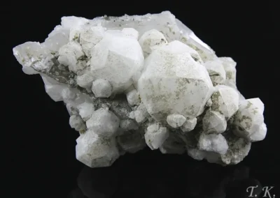 Analcim - Libodřice 2000, rozměry vzorku: 9x6x4 cm. © Foto T. Kadlec