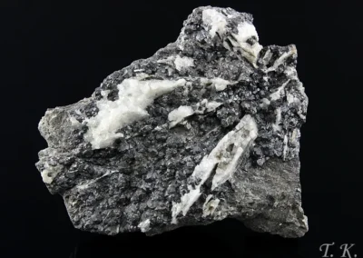 Gudmundit - Vlastějovice 1996, rozměry vzorku: 8x7x2 cm. © Foto T. Kadlec
