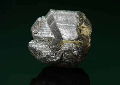 Rutil - Ledeč nad Sázavou, rozměry vzorku: 7,5x7,5x4,5 cm. © Foto T. Kadlec