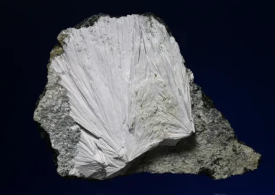 Pektolit - Košťálov u Semil, rozměry vzorku: 10x8x5 cm. © Foto T. Kadlec