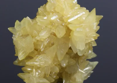 Kalcit - Stříbrná Skalice, rozměry vzorku: 7 x 5 cm. © Foto T. Kadlec
