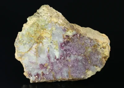 Lepidolit - Přibyslavice, rozměry vzorku: 23,5 x 19,5 cm. © Foto T. Kadlec