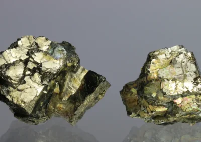 Pyrit - Pohled, rozměry většího vzorku: 4 x 3 cm. © Foto T. Kadlec